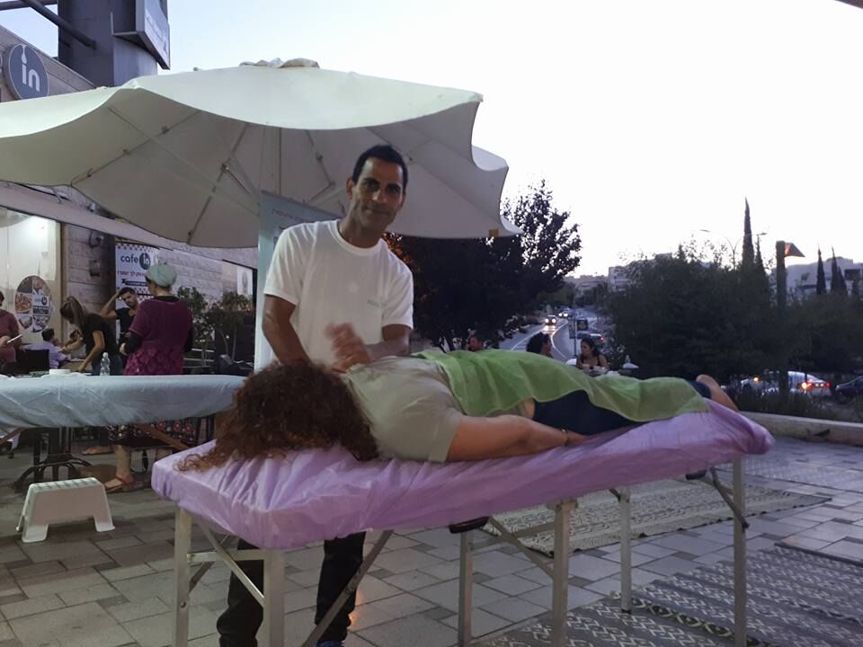 עיסוי באירוע קהילתי